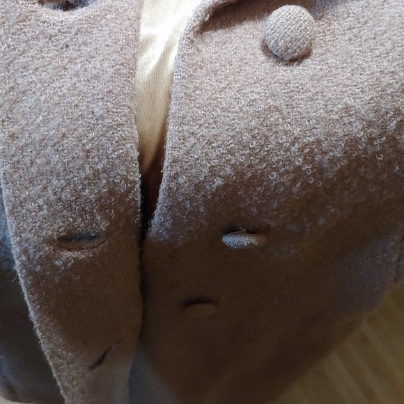 Tan Wool Coat with fur collar - Picture 5 of 9